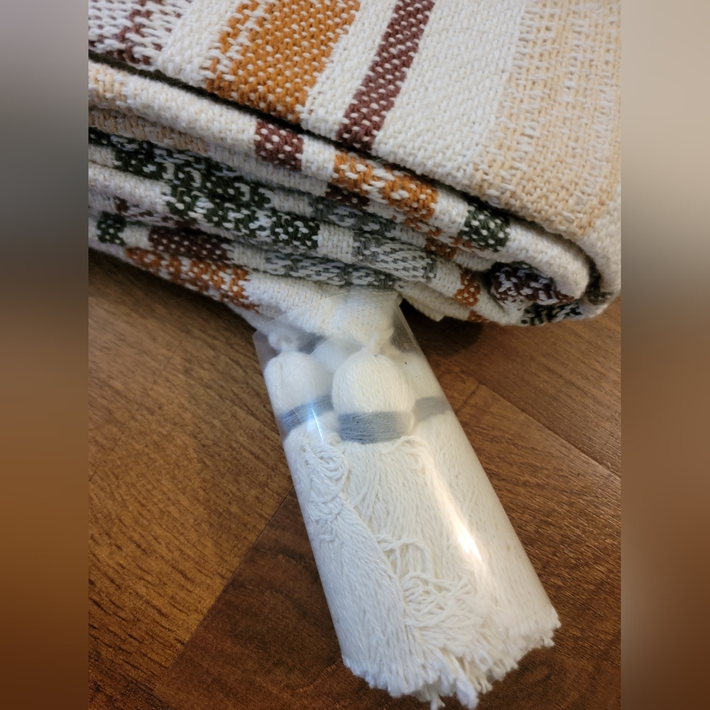 100% Cotton Throw Blanket - Picture 5 of 6